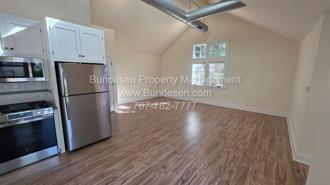 Photo - 342 Church St