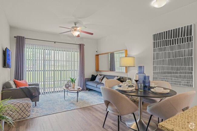 1B/1BA - 750 sqft