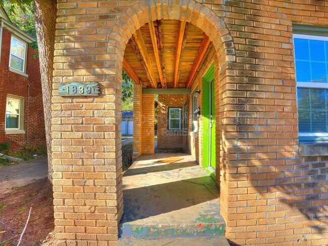 Photo - 1839 N Gatewood Ave