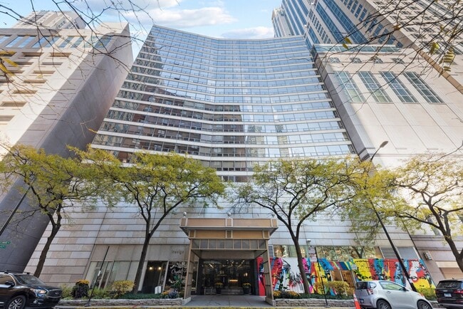 Building Photo - 110 E Delaware Pl Unit 1301