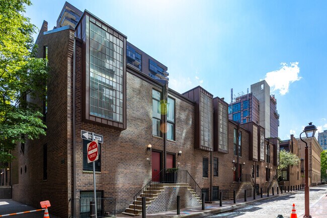 Photo - St. James Court