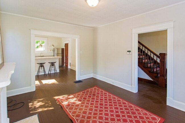 Photo - BOND HILL-  3 STORY 3 BEDRM 2 FULL BATH OPEN FLOOR PLAN w GARAGE