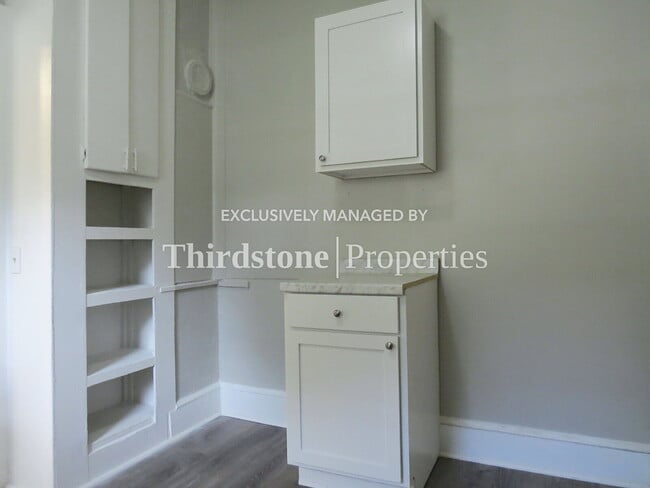 Photo - 2899 Dignan St