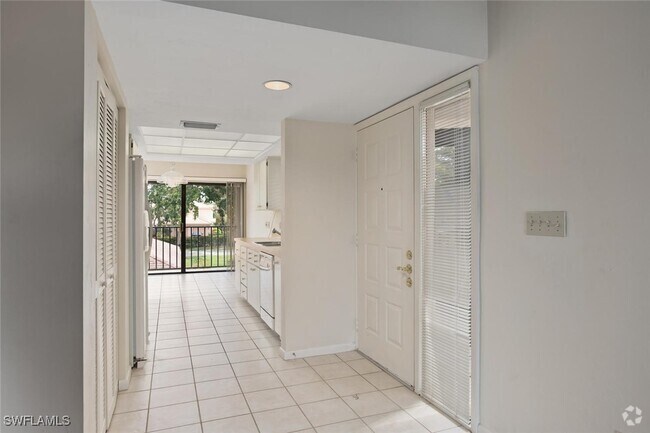 Building Photo - 537 Lake Louise Cir Unit 203 Rental