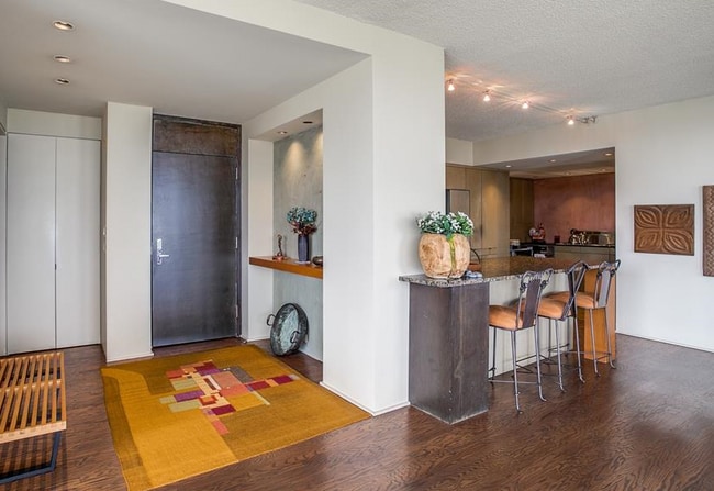 Photo - 3310 Fairmount St Unit ID81702p