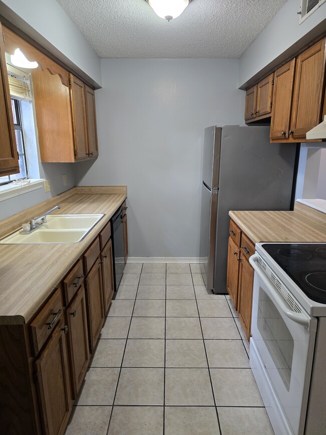 Photo - 1425 N Nashville Ave Unit 1425 N Nashville