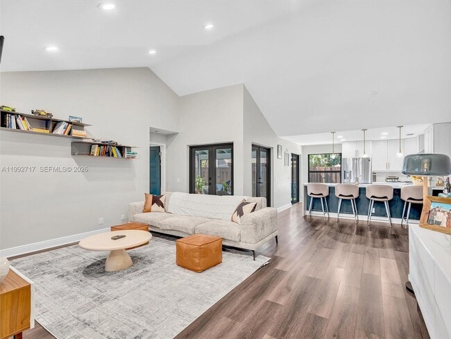 Photo - 2083 Augusta