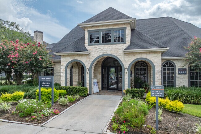 Leasing Office - City Park in the Heights