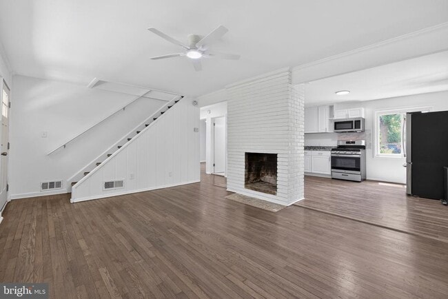 Photo - 303 Nimitz Ave