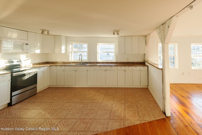 Photo - 23 Livingston St