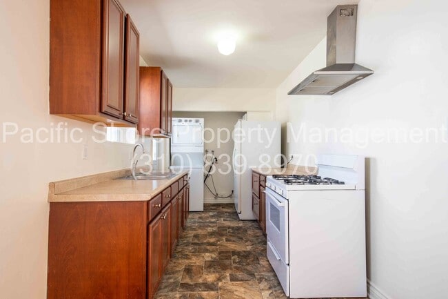 Photo - 14220 Gilmore St Unit 14224