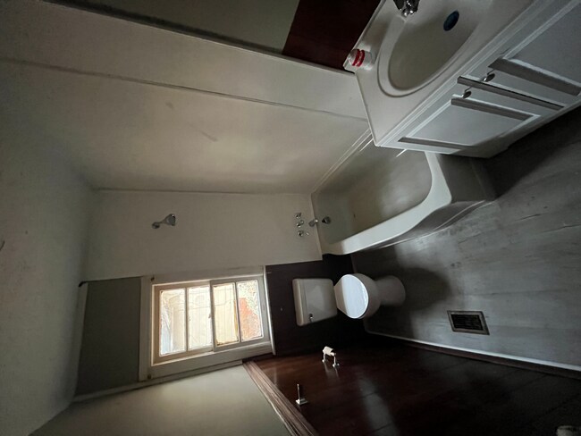 Photo - 754 Raymond Rd Unit A