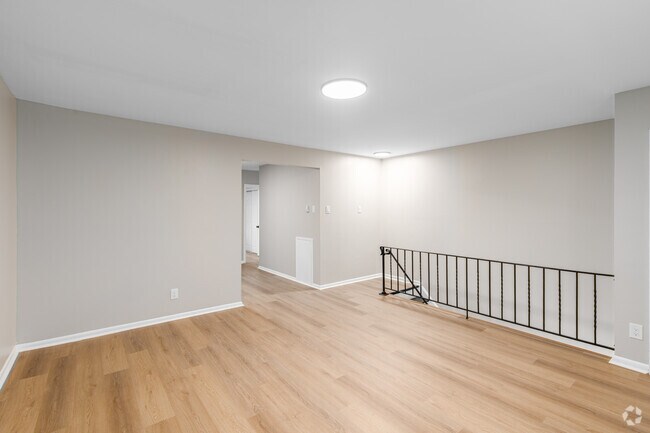 1BR, 1BA - 625SF - Living Room