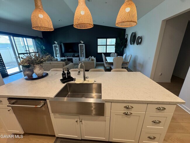 18134 Outlook Wy