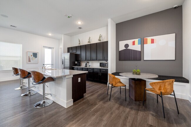 Photo - Moonlight Apartments