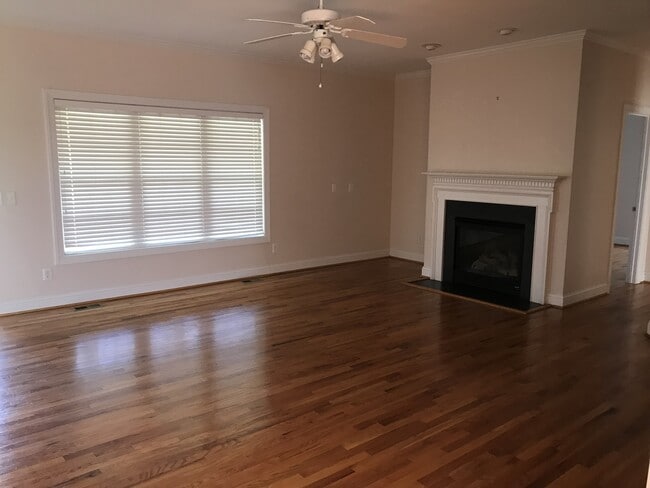 Photo - 4 bd 2 bth all brick w/ 2 car garage located on a 1 acre lot - lawn care, water, trash, washer/dr...