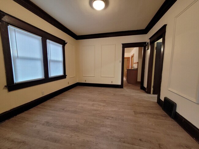 Photo - 300 S Maple Ave