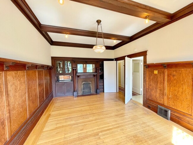 Building Photo - 927-929 Lincoln Way Unit 929