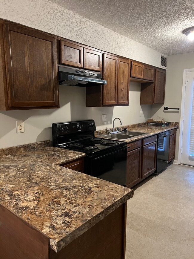 Cocina - 537 Hickory Hill Dr