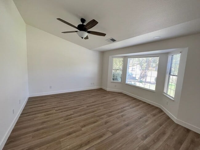 Photo - 1521 Cottonwood Ct S