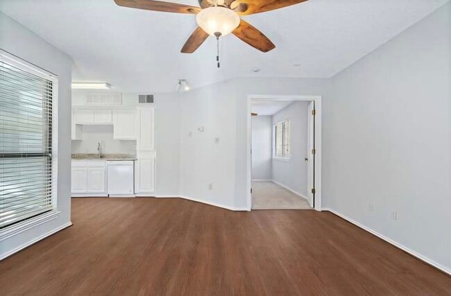Photo - 2311 Balsam Dr Unit H103