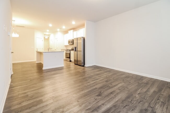 Photo - 102 Norse Crk Dr