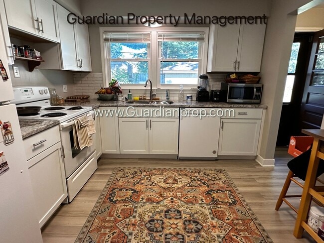 Photo - Spacious Richfield Side by Side, Renovated...