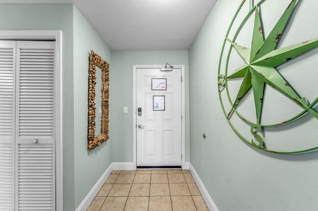 Photo - 9902 S Thomas Dr Unidad FL13-ID1354966P