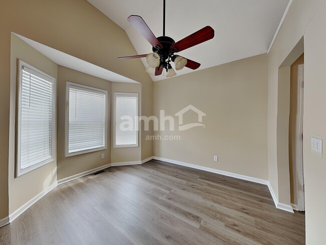 Photo - 197 Moreland Cir