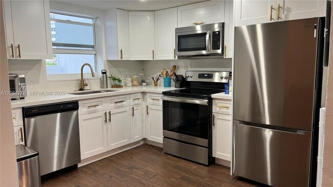 Photo - 2061 NE 123rd St