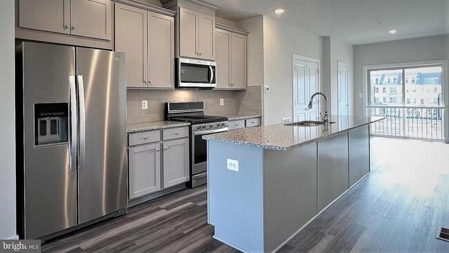 Photo - 1207 Vermeer Ave