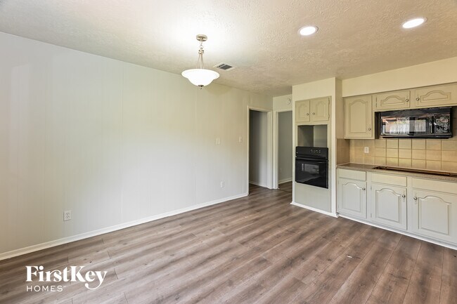 Photo - 7207 Foxwick Ln