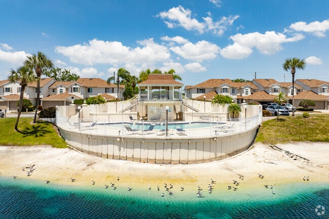 Photo - Willow Lake Condominiums