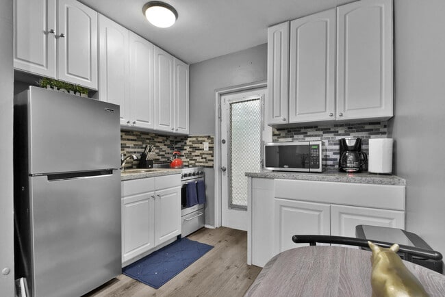 Photo - 201 SE 23rd St Unit 2