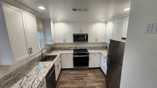 Photo - 1659 Bullard Ave.