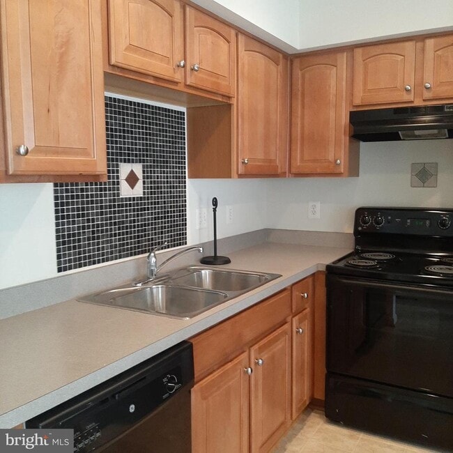 Photo - 1247 Mare St