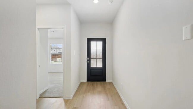 Photo - 710 Edgehurst Dr