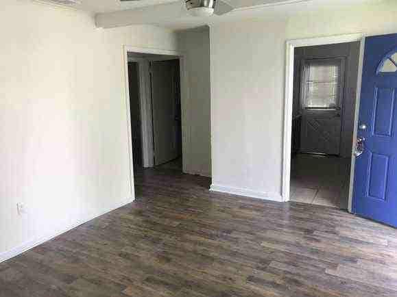 Photo - 3205 Luna St