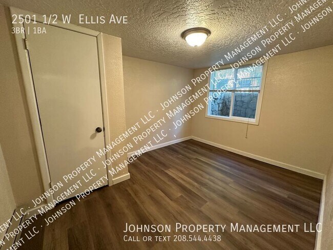 Photo - 2501 1/2 W Ellis Ave-