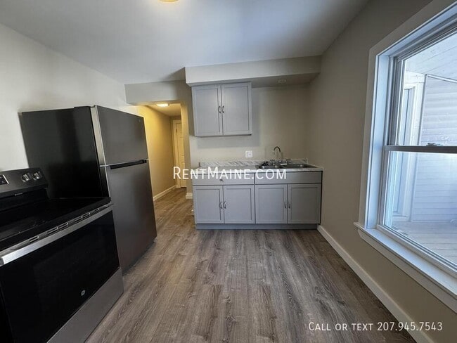 Building Photo - 7 Bennett Ave Unit 2