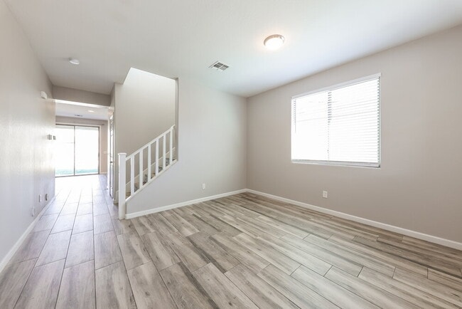 Photo - 27424 N 54th Ln
