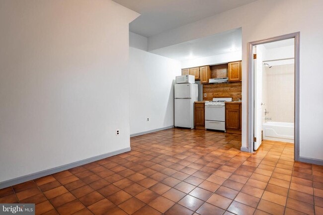 Photo - 1327 Snyder Ave Unidad 1C