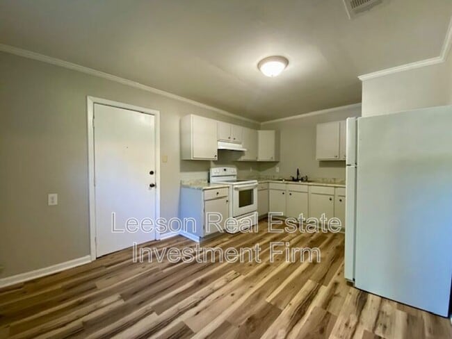 Photo - 1727 Hickory St
