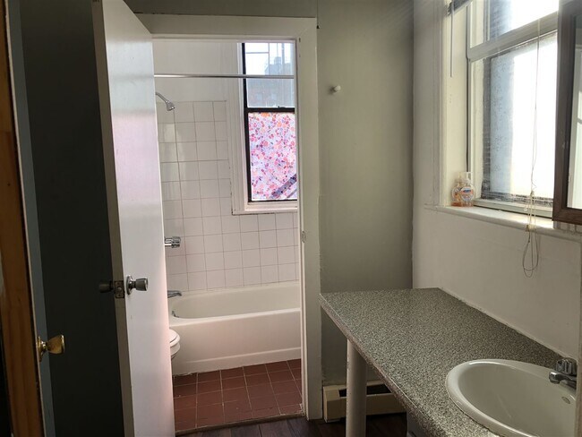 Photo - 319 8th St Unit 1R