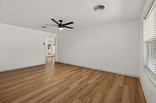 Building Photo - 1705 Eldon St