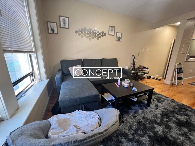 Photo - 19 Peterborough St Unit 4CP