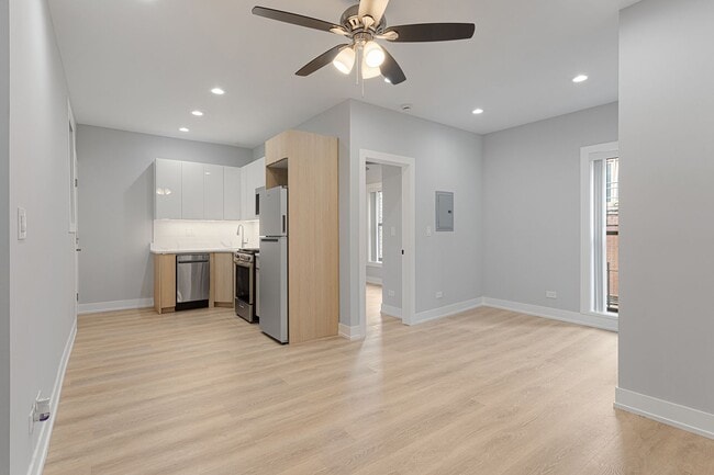 Building Photo - 1651 W Jonquil Ter Unit 12