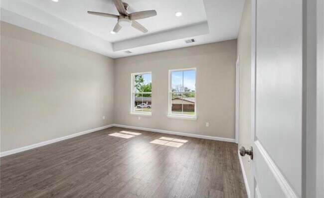 Photo - 4133 Clover St