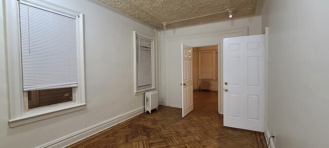 Building Photo - 29 Roosevelt Ave Unit 1
