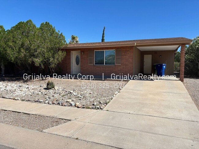 Building Photo - Beautiful 3 Bedroom, 2 Bath Eastside House (Escalante/Camino Seco)